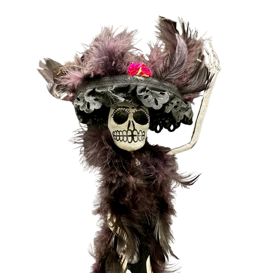 Catrina aus Pappmaché – Handgefertigte mexikanische Deko für Día de los Muertos & Totenfest