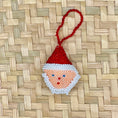 Bild in Galerie-Betrachter laden, Weihnachtliche Glasperlen-Schlüsselanhänger (Llavero) aus Guatemala – Handgewebter Baumschmuck