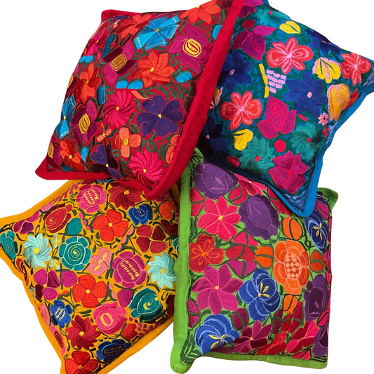 Handgewebte Kissenhülle mit Blumenstickerei – Bunt, 48x48 cm – Chichicastenango Design