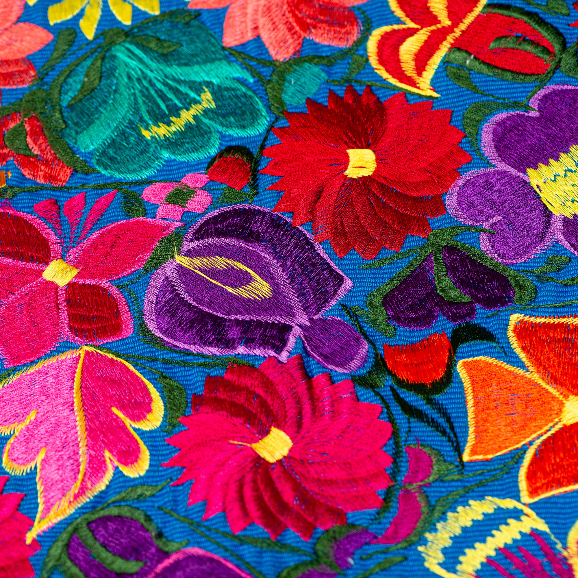 Handgewebter Wandteppich mit Blumenstickerei – Bunt, groß – Chichicastenango Design