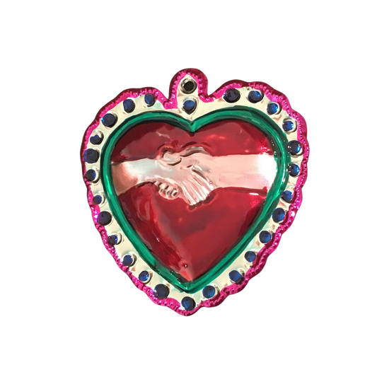 Gepunzte Metallherzen aus Oaxaca – Mexikanischer Wandschmuck & Glücksbringer