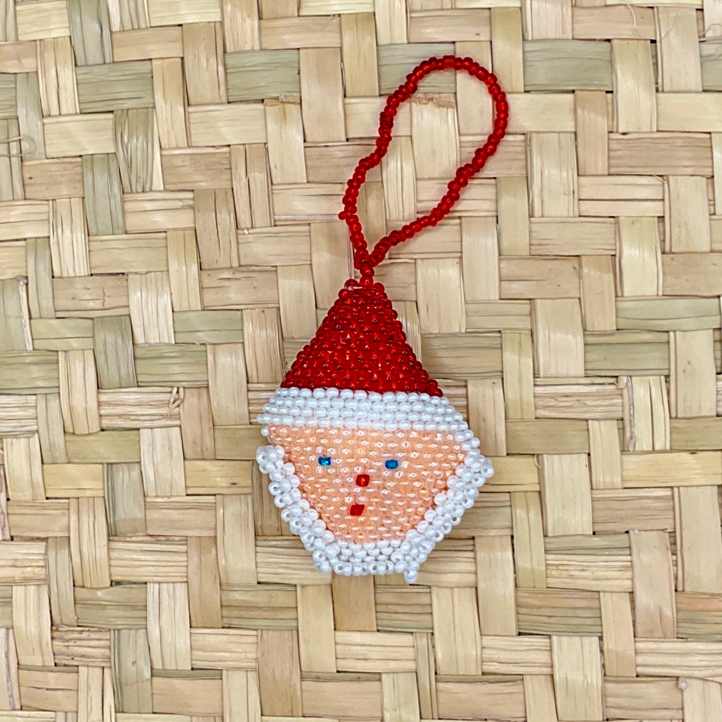 Weihnachtliche Glasperlen-Schlüsselanhänger (Llavero) aus Guatemala – Handgewebter Baumschmuck