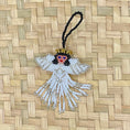 Bild in Galerie-Betrachter laden, Weihnachtliche Glasperlen-Schlüsselanhänger (Llavero) aus Guatemala – Handgewebter Baumschmuck
