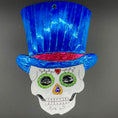 Bild in Galerie-Betrachter laden, Mexikanischer Hojolata Calavera Kopf mit Zylinder - handgefertigte Día de los Muertos Wanddekoration aus Mexiko
